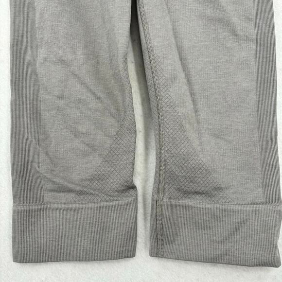 Lululemon Crop Capri Leggings Size 6 Gray Textured Ribbed Compression - Picture 4 of 12